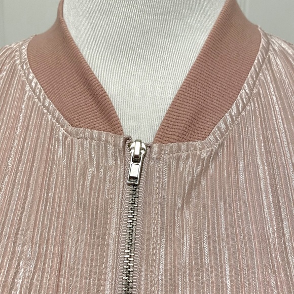 Forever 21 Blush Pleated Zip Up Jacket - Picture 4 of 6